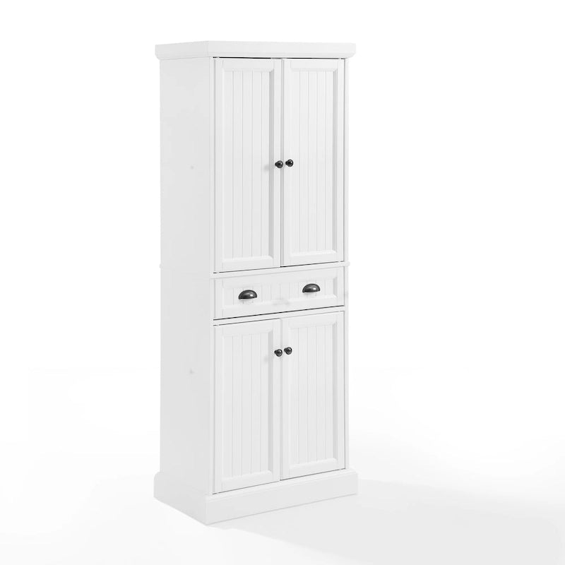 Armoire de garde-manger en lambris de style côtier