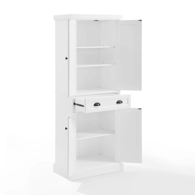Armoire de garde-manger en lambris de style côtier